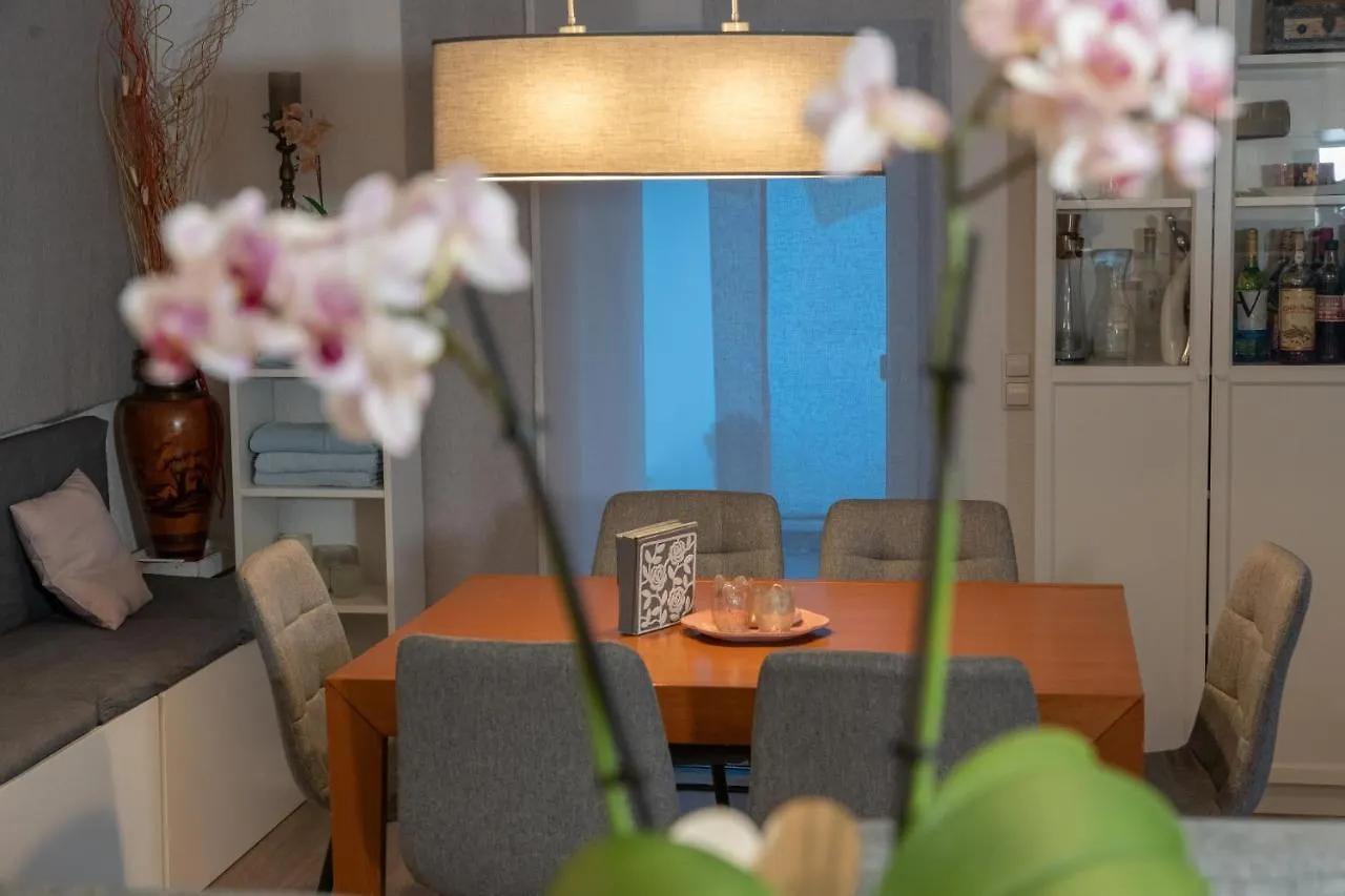#1 Modernes Zimmer Mit Pool Und Garten Memmingen 0*,  Germany