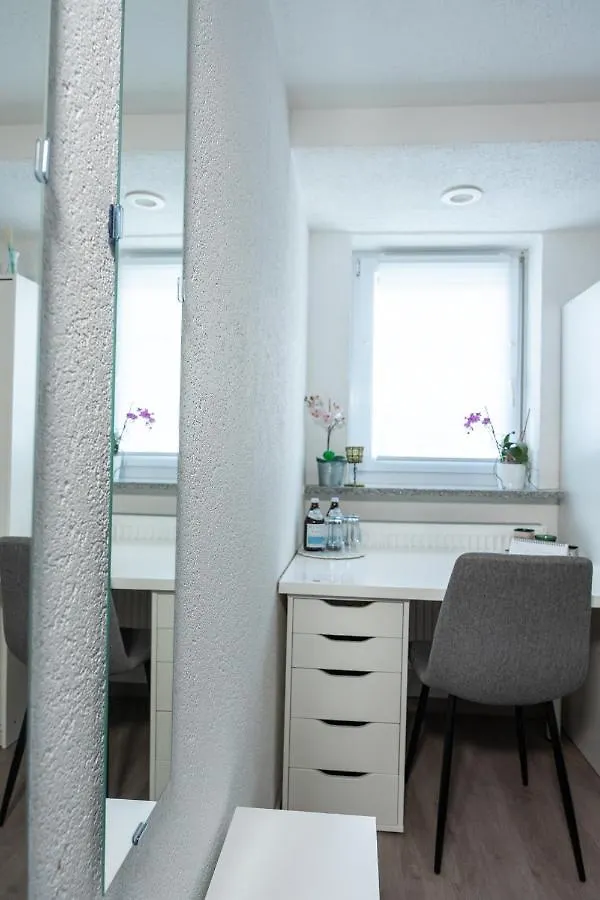 #1 Modernes Zimmer Mit Pool Und Garten Memmingen 0*,  Germany