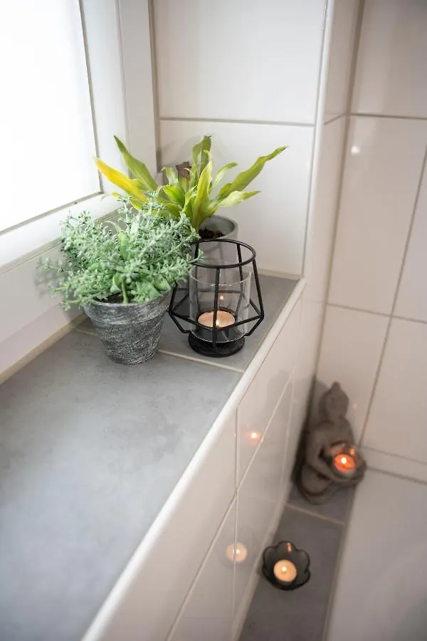 Homestay #1 Modernes Zimmer Mit Pool Und Garten Memmingen