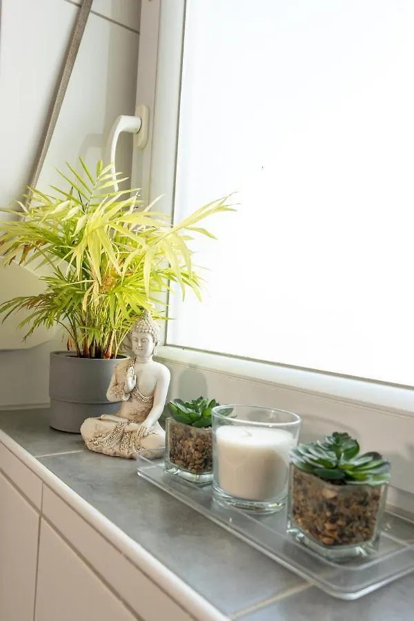 #1 Modernes Zimmer Mit Pool Und Garten Memmingen 0*,  Germany